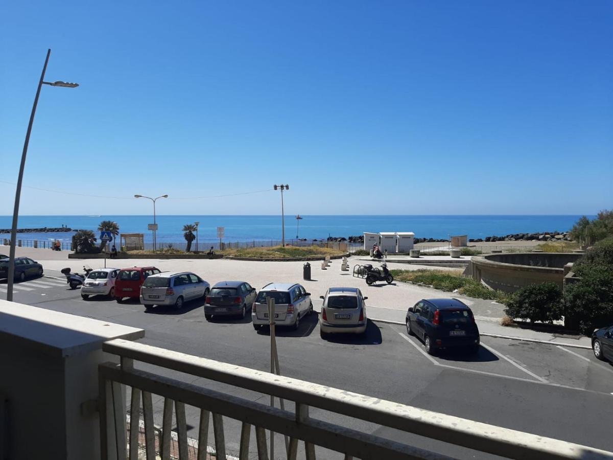 La Terrazza Sul Porto Διαμέρισμα Λίντο ντι Όστια Εξωτερικό φωτογραφία