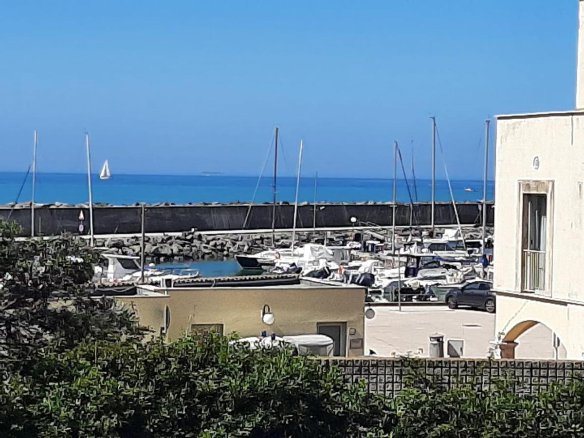 La Terrazza Sul Porto Διαμέρισμα Λίντο ντι Όστια Εξωτερικό φωτογραφία